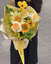 Load image into Gallery viewer, Designer pick bouquet
