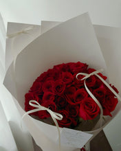 Load image into Gallery viewer, Elegant Red Rose Bouquet
